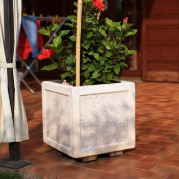  Vasi e fioriere Maltoni S.n.c. di Maltoni Fabio & C.